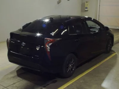 Toyota Prius  с аукциона в Японии