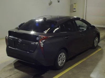 Toyota Prius  с аукциона в Японии