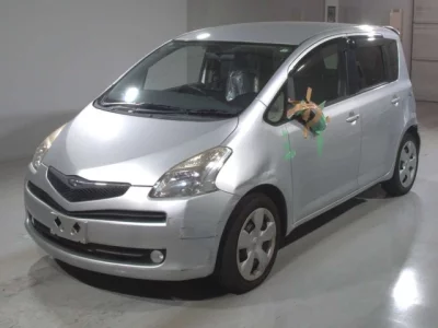 Toyota RACTIS  с аукциона в Японии