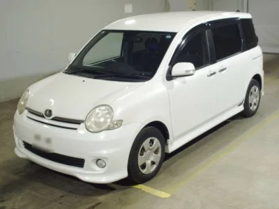 Toyota SIENTA  с аукциона в Японии