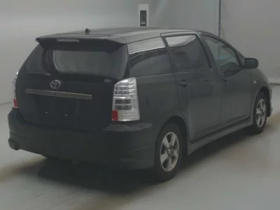 Toyota WISH  с аукциона в Японии