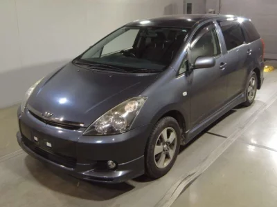 Toyota WISH  с аукциона в Японии