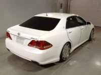 Toyota CROWN лот № 6025 оценка 3.5  с аукциона в Японии 1