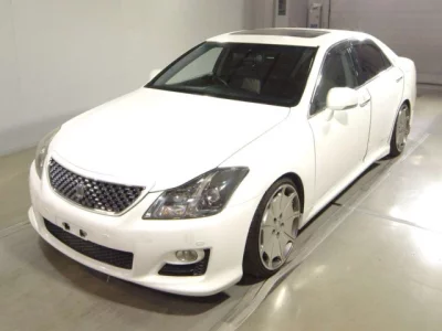 Toyota CROWN  с аукциона в Японии