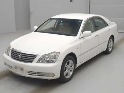 Toyota CROWN  с аукциона в Японии