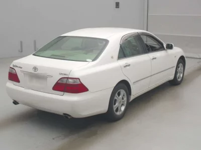 Toyota CROWN  с аукциона в Японии