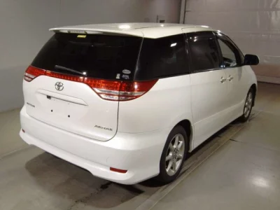 Toyota ESTIMA  с аукциона в Японии