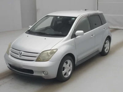 Toyota IST  с аукциона в Японии