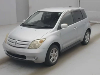 Toyota IST  с аукциона в Японии
