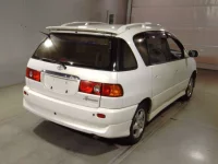 Toyota IPSUM лот № 4002 оценка 3.5  с аукциона в Японии 1