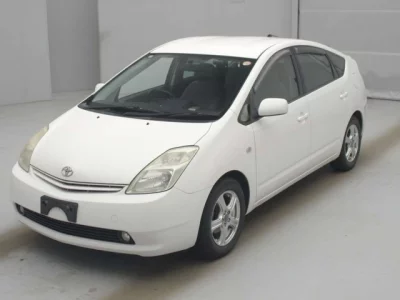 Toyota Prius  с аукциона в Японии