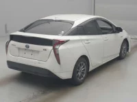 Toyota Prius лот № 70196 оценка R  с аукциона в Японии 1