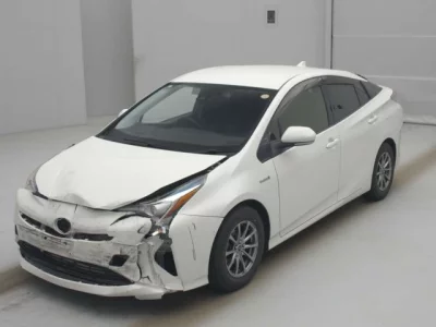 Toyota Prius  с аукциона в Японии