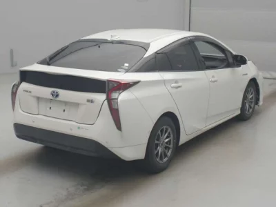 Toyota Prius  с аукциона в Японии
