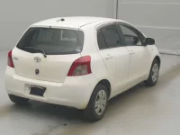 Toyota VITZ лот № 77002 оценка 3.5  с аукциона в Японии 1