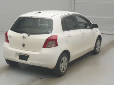 Toyota VITZ  с аукциона в Японии