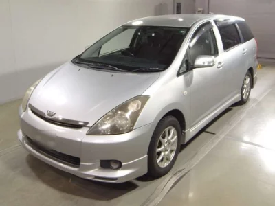 Toyota WISH  с аукциона в Японии