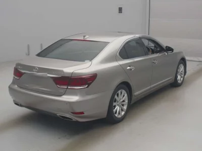 Lexus LS460