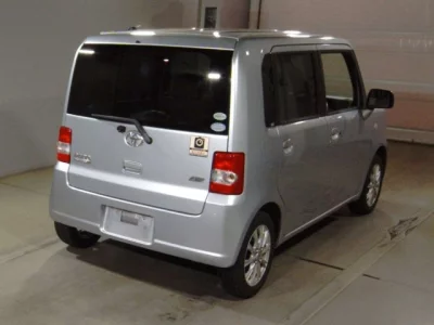 Toyota PIXIS SPACE  с аукциона в Японии