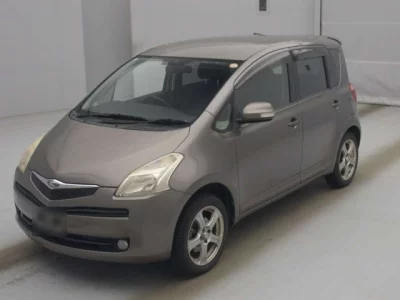 Toyota RACTIS  с аукциона в Японии