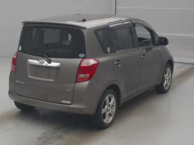 Toyota RACTIS  с аукциона в Японии