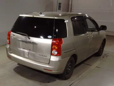 Toyota RAUM  с аукциона в Японии