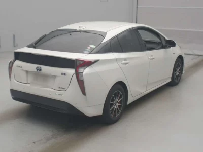 Toyota Prius  с аукциона в Японии
