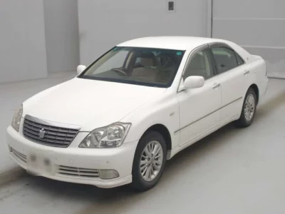 Toyota CROWN  с аукциона в Японии