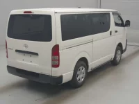 Toyota HIACE VAN лот № 76020 оценка 4.5  с аукциона в Японии 1