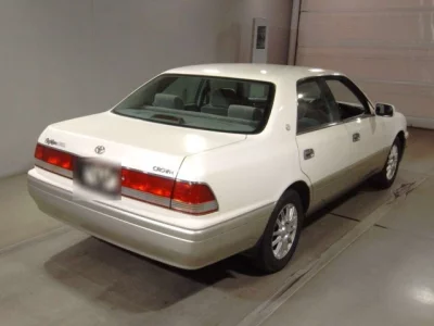 Toyota CROWN  с аукциона в Японии