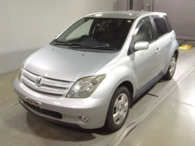 Toyota IST  с аукциона в Японии