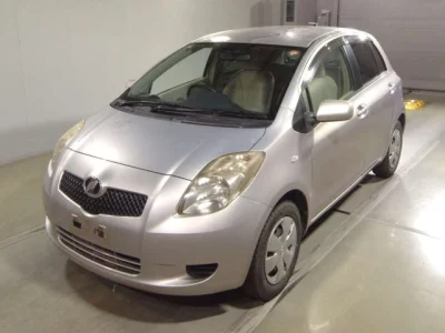 Toyota VITZ  с аукциона в Японии