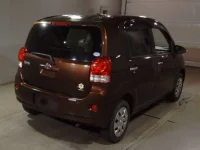 Toyota PORTE лот № 4042 оценка 3.5  с аукциона в Японии 1