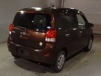 Toyota PORTE  с аукциона в Японии