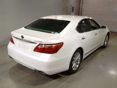 Lexus LS600h