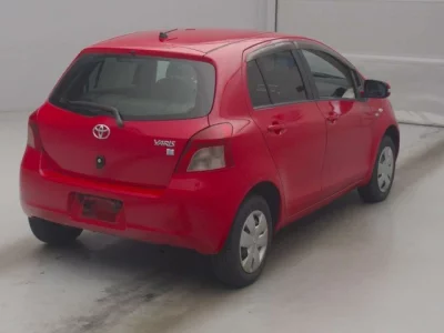 Toyota VITZ  с аукциона в Японии