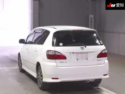 Toyota IPSUM  с аукциона в Японии