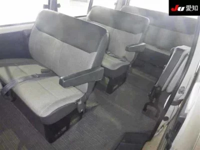 Toyota HIACE  с аукциона в Японии
