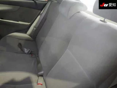 Toyota COROLLA AXIO  с аукциона в Японии