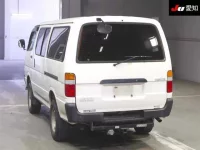 Toyota HIACE VAN лот № 7010 оценка R  с аукциона в Японии 1
