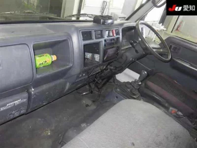 Toyota DYNA  с аукциона в Японии