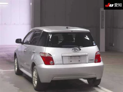 Toyota IST  с аукциона в Японии