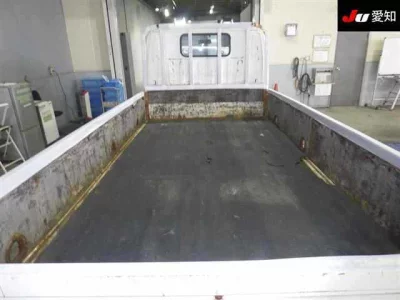 Toyota DYNA  с аукциона в Японии