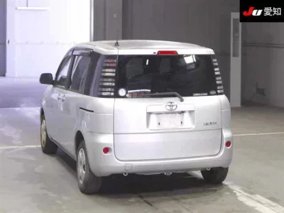 Toyota SIENTA  с аукциона в Японии