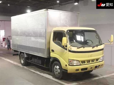 Toyota DYNA  с аукциона в Японии