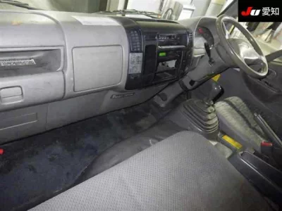 Toyota DYNA  с аукциона в Японии