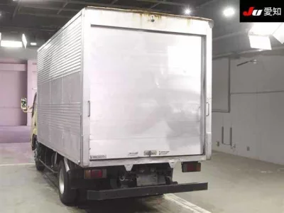 Toyota DYNA  с аукциона в Японии