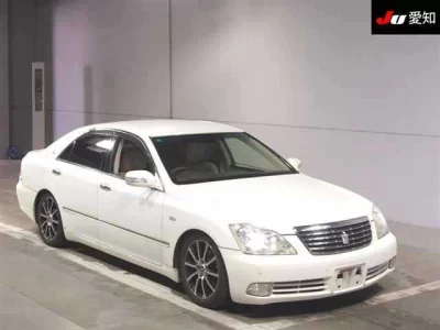 Toyota CROWN  с аукциона в Японии