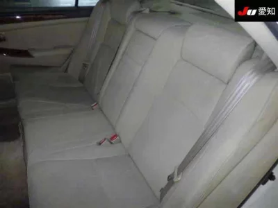 Toyota CROWN  с аукциона в Японии