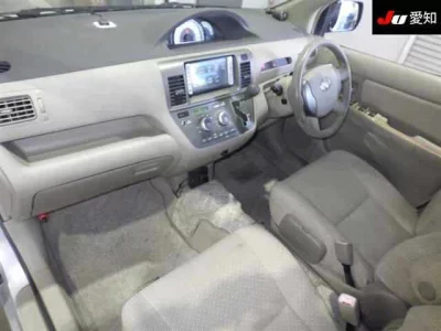 Toyota RAUM  с аукциона в Японии